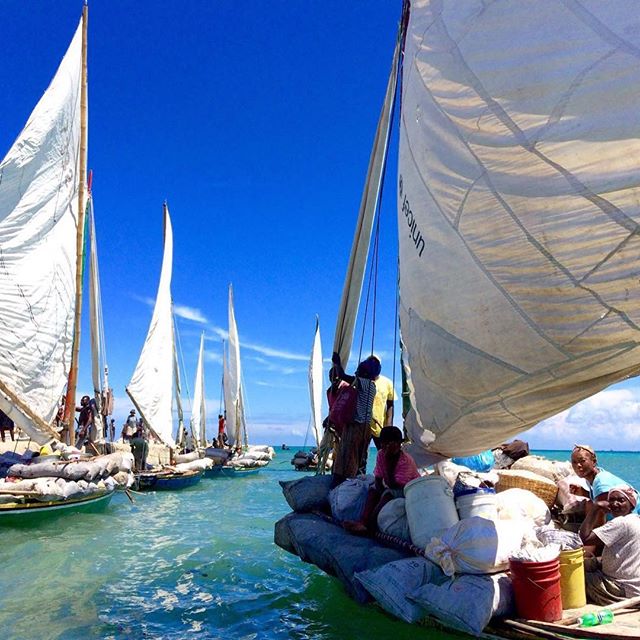 Boats headed to Île a vache for market day #haiti #hopeforhaiti #rethinkhaiti Boats headed to Île a vache for market day #haiti #hopeforhaiti #rethinkhaiti