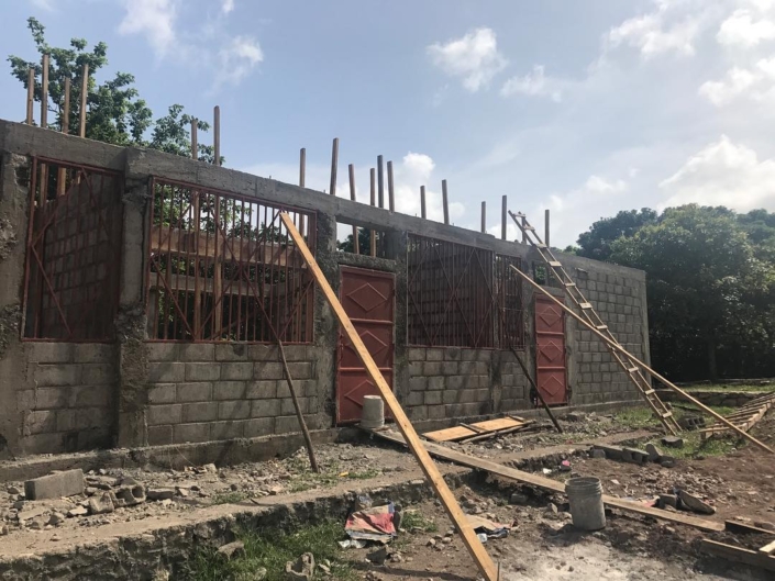 Progress! a new block goes up in one of our partner schools in collaboration with @buildon … stay tuned for the final product coming this fall! #haiti #hopeforhaiti #school #teamwork Progress! a new block goes up in one of our partner schools in collaboration with @buildon ... stay tuned for the final product coming this fall! #haiti #hopeforhaiti #school #teamwork